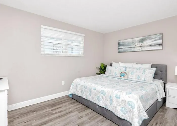 Coastal Retreat I Unbeatable Location I Sleeps 8 *