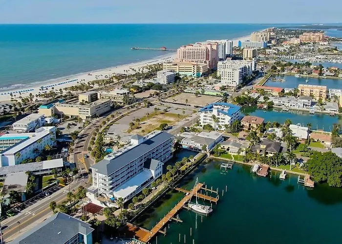 Coastal Retreat I Unbeatable Location I Sleeps 8