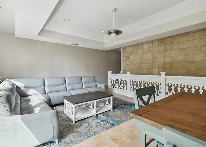Coastal Retreat I Unbeatable Location I Sleeps 8 Apartment *