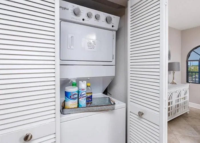 Coastal Retreat I Unbeatable Location I Sleeps 8