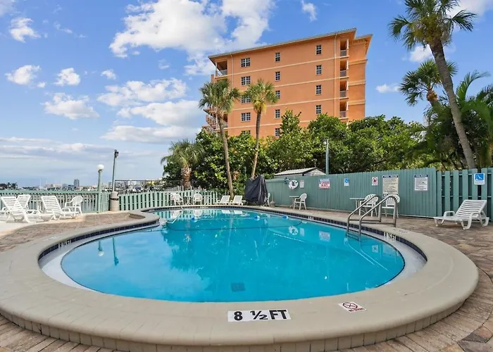 Apartment Coastal Retreat I Unbeatable Location I Sleeps 8 *
