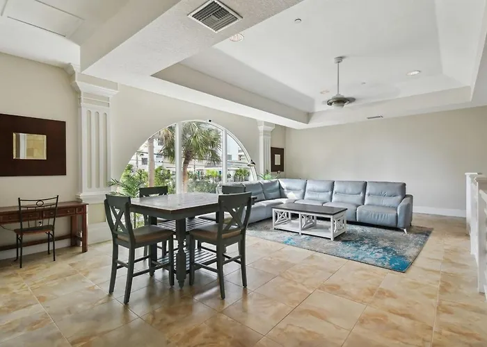 Apartment Coastal Retreat I Unbeatable Location I Sleeps 8 Clearwater Beach