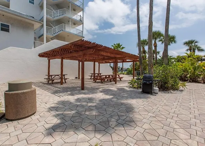 Coastal Retreat I Unbeatable Location I Sleeps 8 *